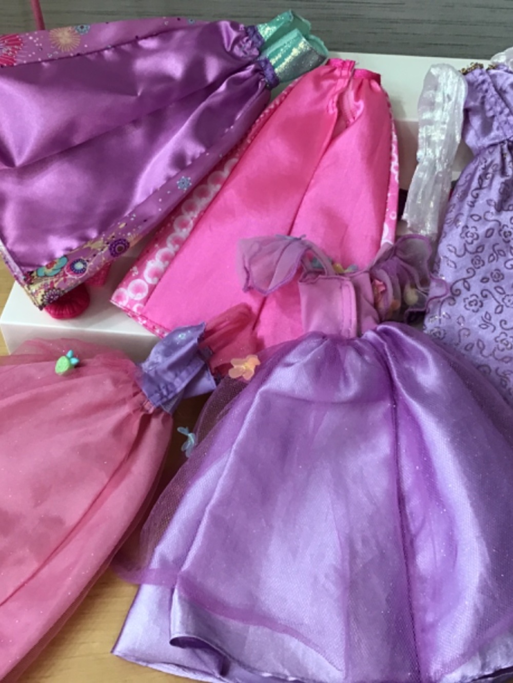 Barbie Doll and Flower Clothes - Picture 9 of 11